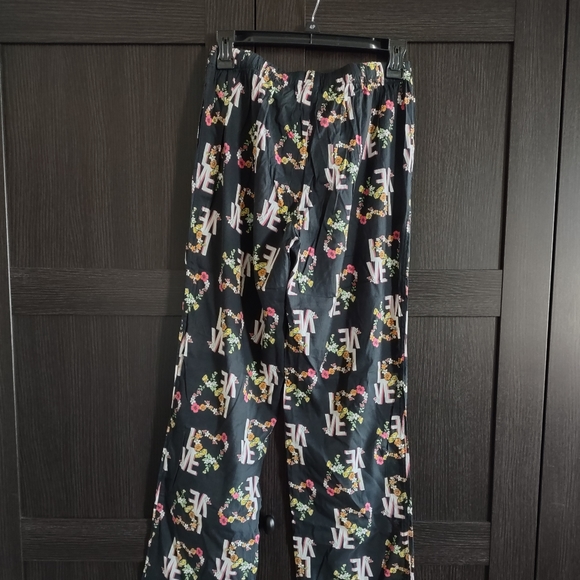 VS Lightweight Lounge/Sleep Pants NWT - Picture 3 of 11